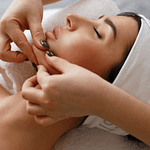 Our Acne Lift Treatment in Amsterdam helps reduce acne, unclog pores, and rejuvenate your skin for a smoother, clearer complexion