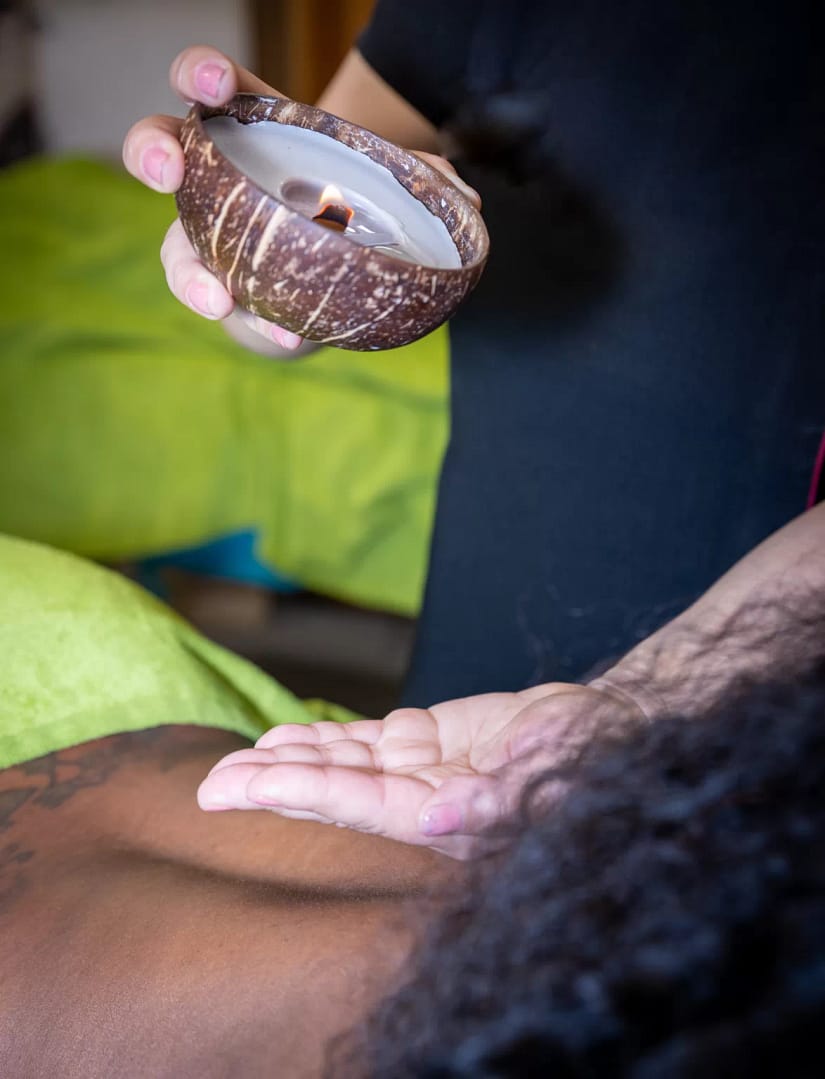 Relaxation massage room at Beauty Lounge Amsterdam in De Pijp – serene and comfortable environment.